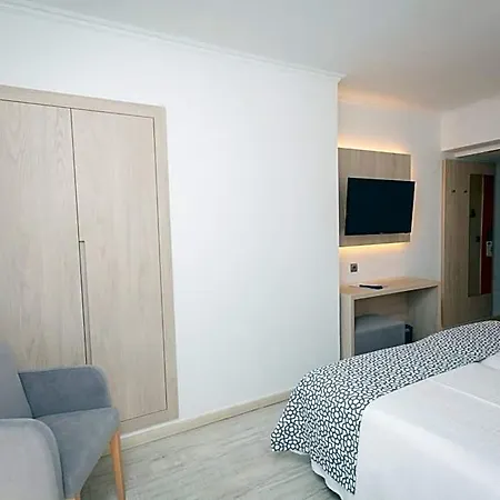 Ξενοδοχείο Timor 4*